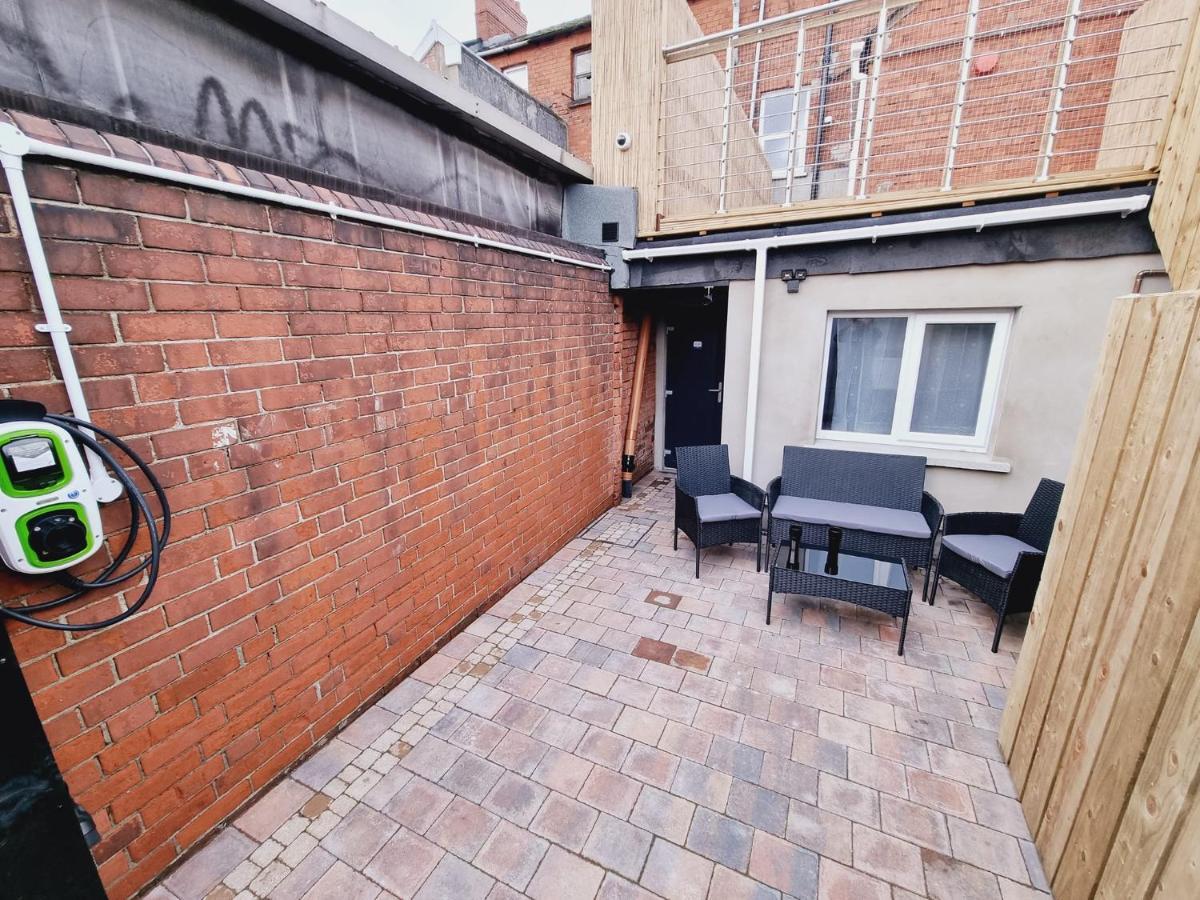 Lmk, Spacious 1 Bedroom Ground Floor Apartment, Ev Charger, Free Parking Wi-Fi, Great Location Belfast Kültér fotó