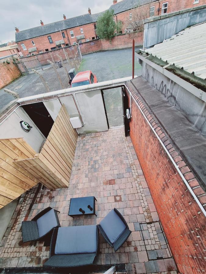 Lmk, Spacious 1 Bedroom Ground Floor Apartment, Ev Charger, Free Parking Wi-Fi, Great Location Belfast Kültér fotó