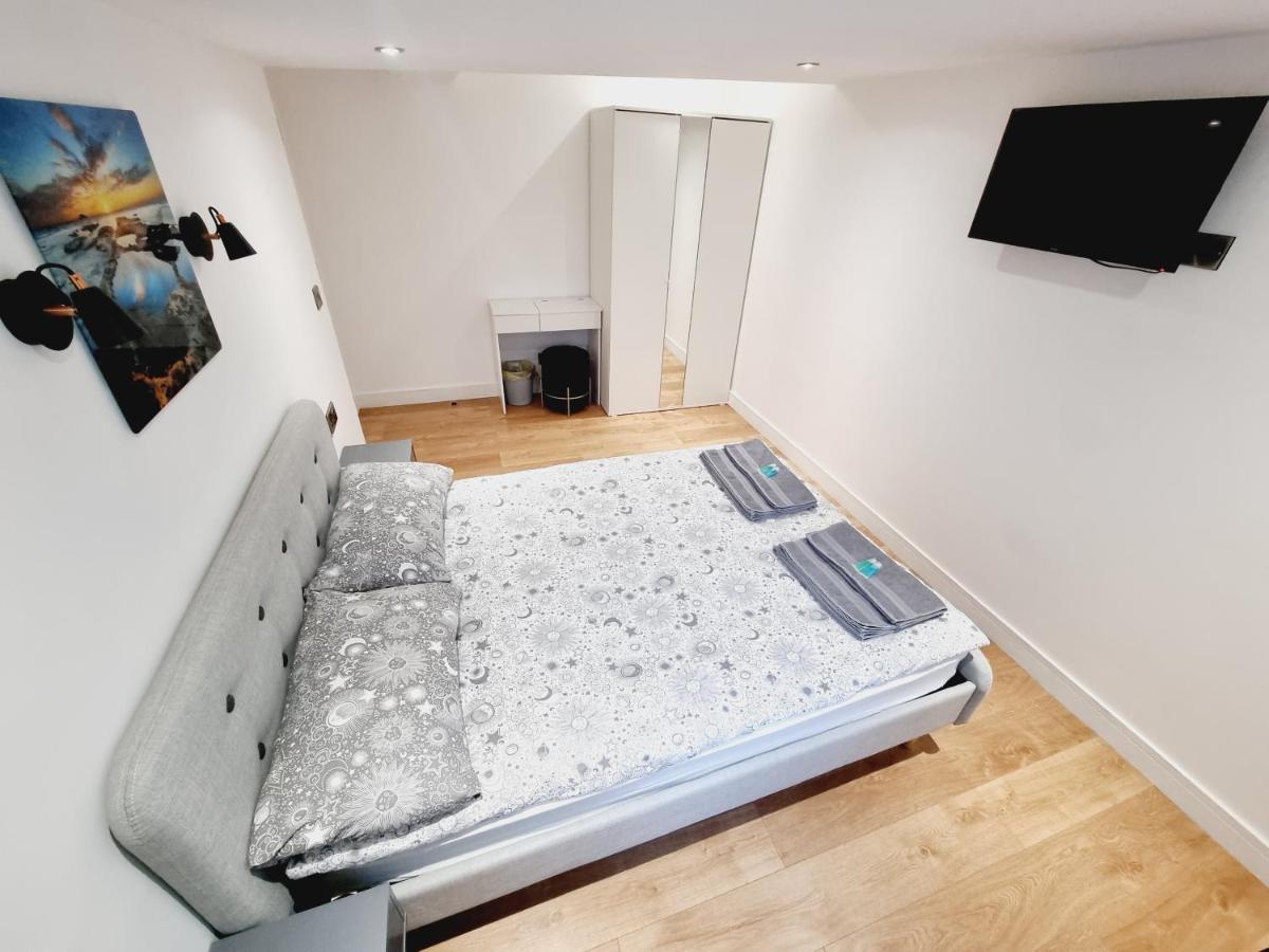 Lmk, Spacious 1 Bedroom Ground Floor Apartment, Ev Charger, Free Parking Wi-Fi, Great Location Belfast Kültér fotó