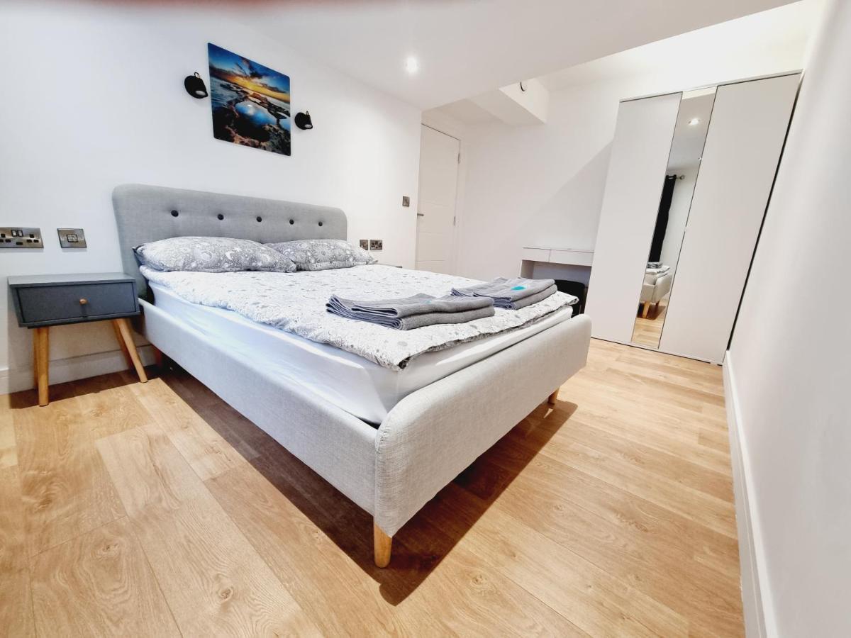Lmk, Spacious 1 Bedroom Ground Floor Apartment, Ev Charger, Free Parking Wi-Fi, Great Location Belfast Kültér fotó